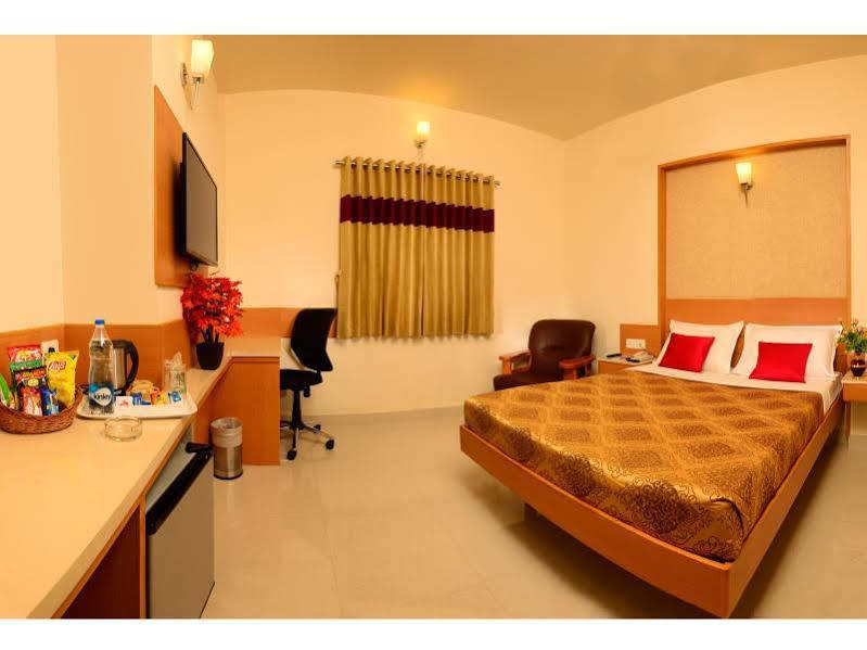 Hotel Le Grand Coimbatore Exterior foto